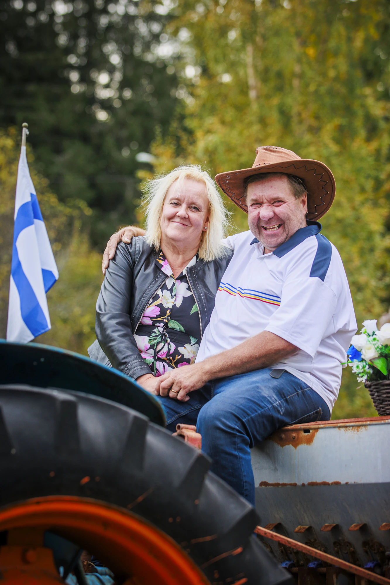 ”Esittelin Jaanalle valokuvia halkopinoista. Yritin vakuuttaa hänelle, etten ole mikään tavallinen mies”, Seppo muistelee pariskunnan tapailuaikoja.