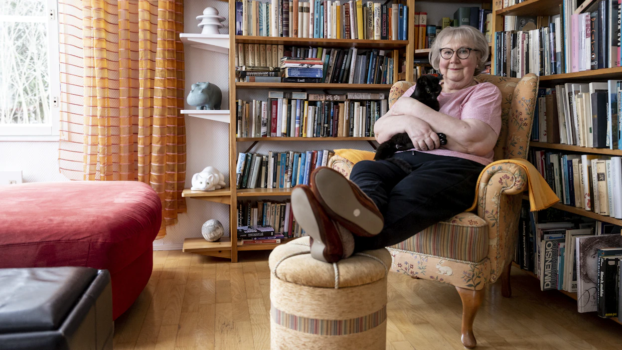 Anneli Kanto kertoo kuulleensa arvion, että painetun kirjan elinkaari päättyy kymmenen vuoden päästä. ”Minulla ei ole mitään äänikirjoja ja e-kirjoja vastaan. Molemmat ovat hienoja formaatteja. Toivoisin kuitenkin, että kirja esineenä olisi edelleen olemassa.”