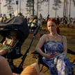 Lapsena Julia odotti Suviseuroja koko vuoden. Nyt hän on eronnut liikkeestä, mutta haluaa silti osallistua tapahtumaan.