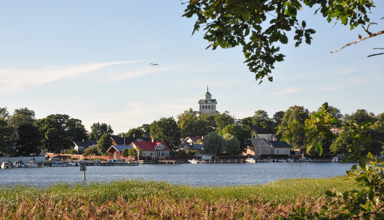 Raaseporin hallinnollinen keskus sijaitsee Tammisaaressa. Kaupunki perustettiin vuonna 2009, kun Karjaa, Pohja ja Tammisaari yhdistyivät samaksi kunnaksi. Markkinointikoordinaattori Martina Rosenqvist kertoo, että entisten kuntien paikallisidentiteetit ovat pysyneet vahvoina.