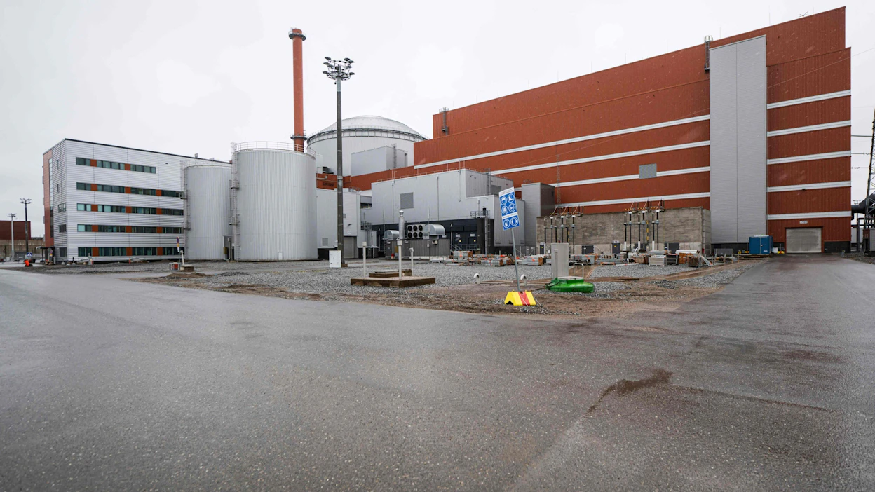 Energiaviraston mukaan Fingrid ei rikkonut liittämiseen, siirtämiseen ja kehittämiseen liittyviä velvollisuuksiaan Olkiluoto 3:n liittämisessä sähköverkkoon. LEHTIKUVA/AFP.