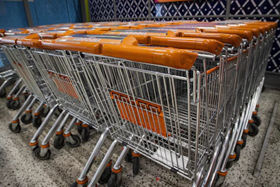 Kaupan liiton mukaan häiriö-, uhka- ja väkivaltatilanteet ovat kaupassa jopa kolminkertaistuneet vuodesta 2020. Kuvituskuva.
