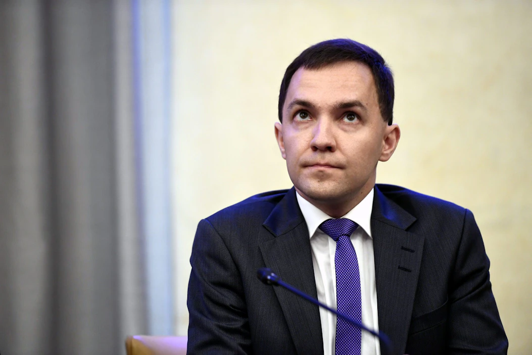 Kokoomuksen eduskuntaryhmän puheenjohtaja Kai Mykkänen torjuu kansanedustaja Wille Rydmanin (kuvassa) paluun puolueen eduskuntaryhmään. LEHTIKUVA / Emmi Korhonen.