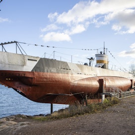 Sukellusvene Vesikko on entistettynä Sotamuseon vetonaula Suomenlinnassa. Se oli Suomen toiseksi pienin sukellusvene ja onnistui upottamaan torpedolla neuvostoliittolaisen rahtilaivan.