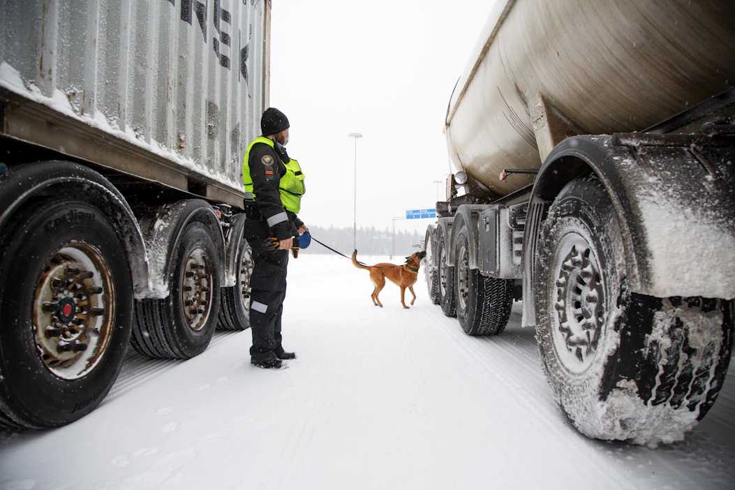 Tänä vuonna korkomenot nousevat 900 miljoonalla eurolla jopa 2,4 miljardiin euroon. Koko sisäministeriön, eli poliisin ja rajan budjetin verran siis pelkkiin korkoihin.