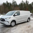 Transit Customin uusi alustarakenne on jäykempi ja 100 kiloa kevyempi kuin edellisen sukupolven mallissa. Aerodynamiikkaan on panostettu ja matalamman keulan avulla saatiin 13 prosenttia pienempi ilmanvastuskerroin kuin edellisen sukupolven mallissa.
