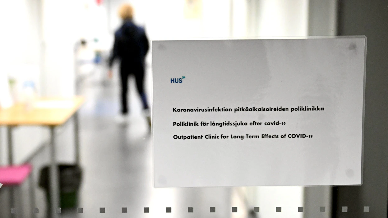 Asiantuntijat ovat eri linjoilla pitkäkestoisen koronan hoitoon keskittyvien poliklinikoiden tarpeesta.