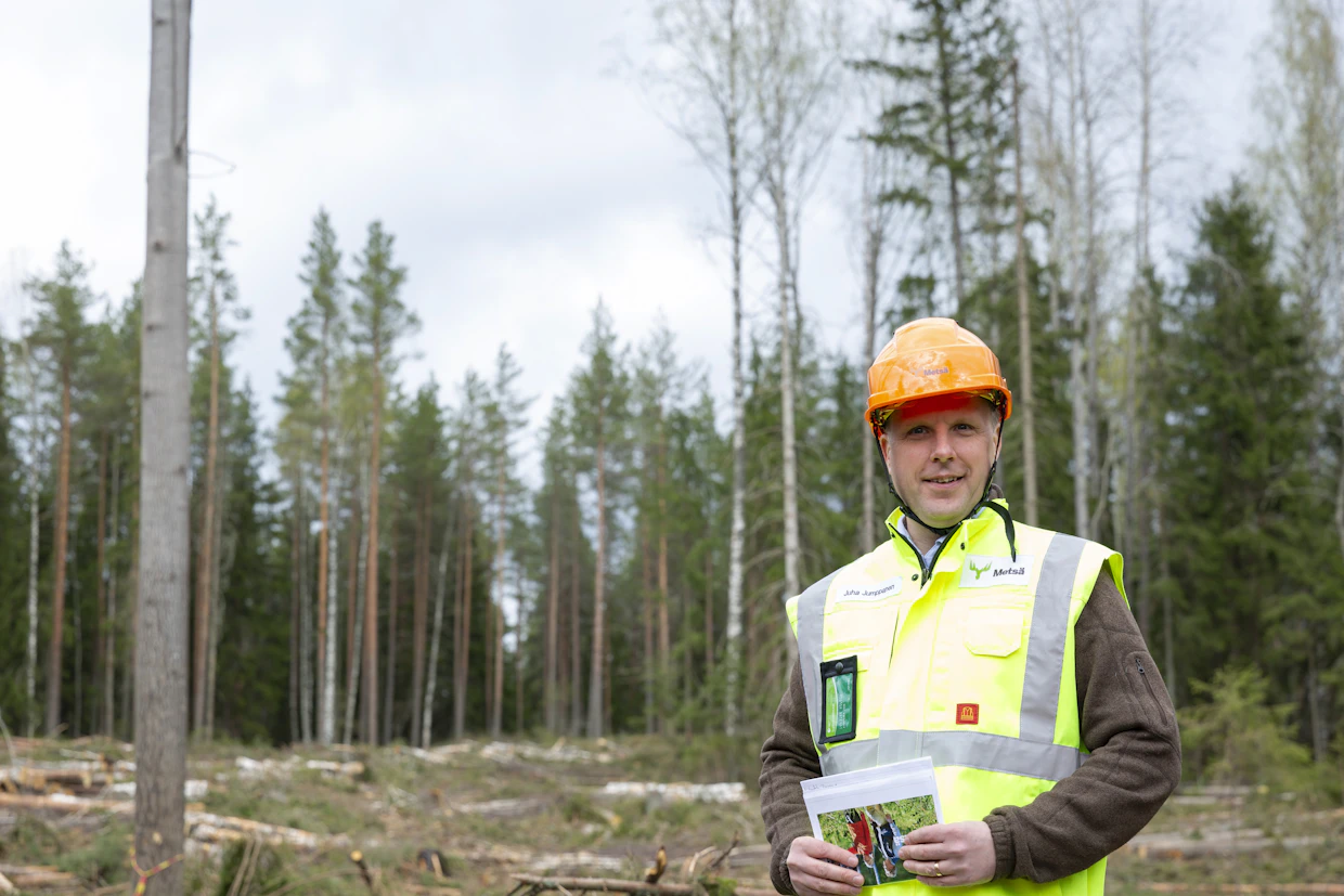 Metsä Group maksaa metsänomistajille kompensaatiota Plus-mallin aiheuttamista kustannuksista, kertoo metsäpäällikkö Juha Jumppanen.
