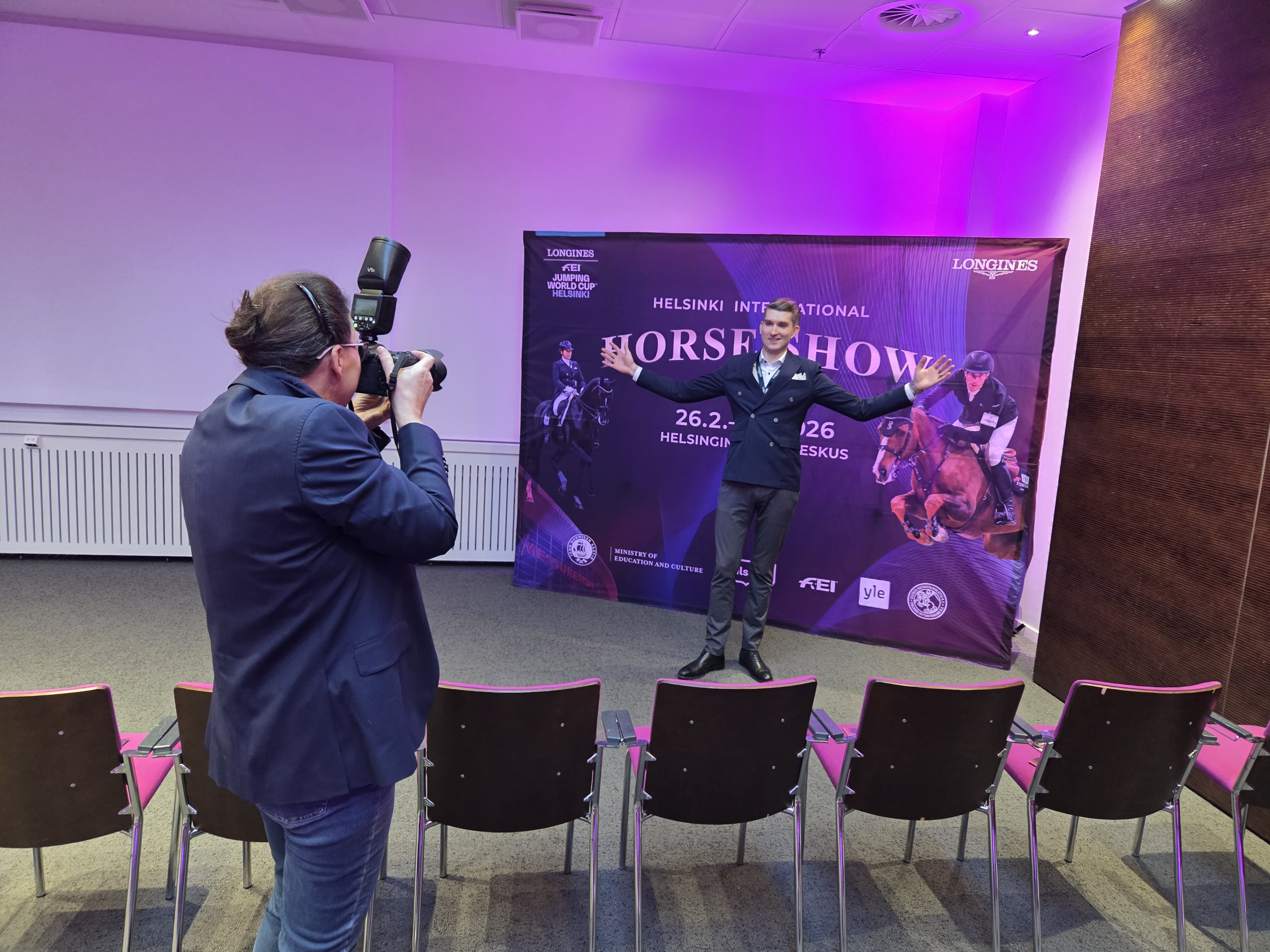 HIHS:n nykyinen isäntä Valtteri Gundersby esitteli tulevan tapahtuman kuvioita Helsingissä.