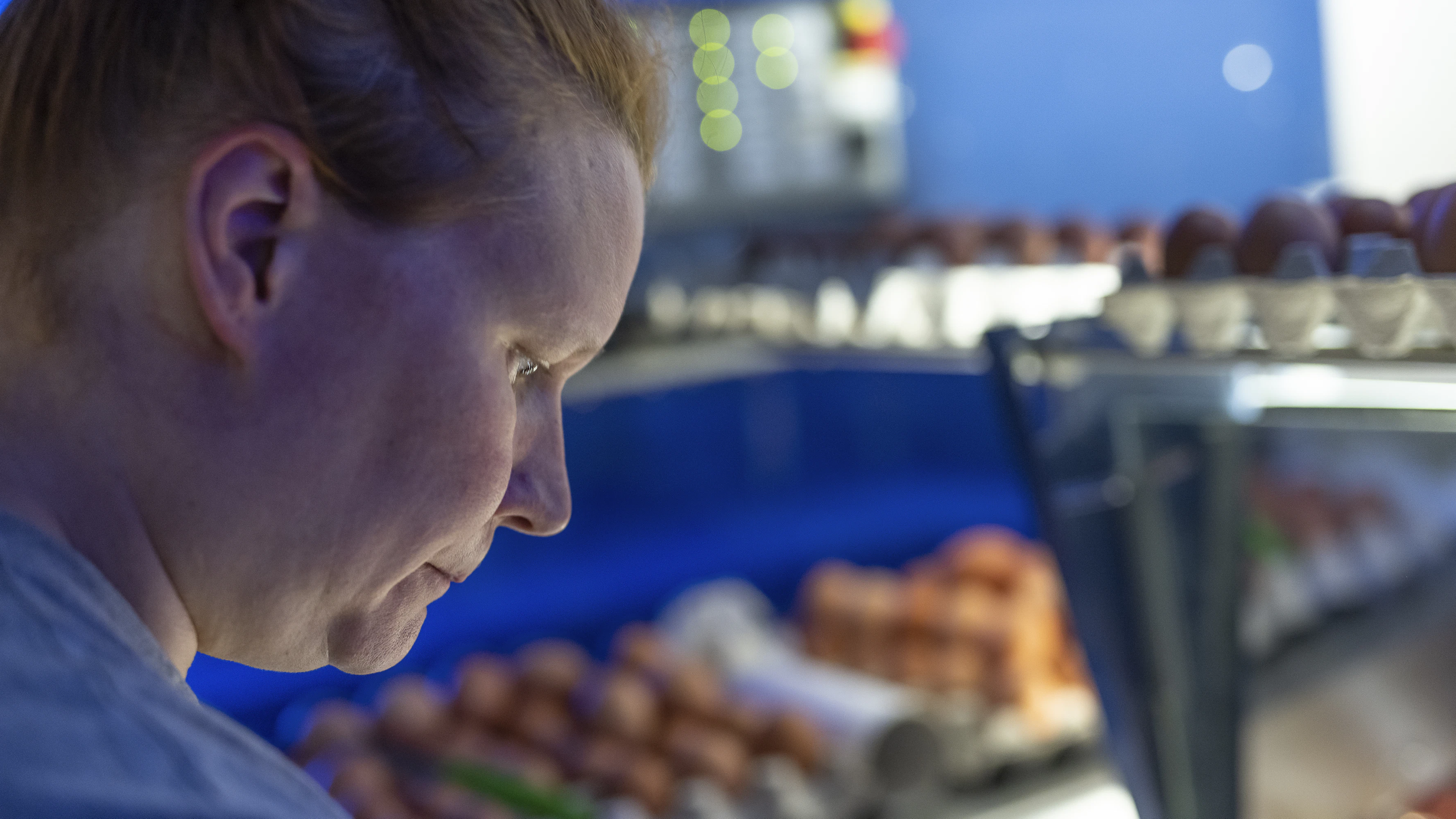 Kuorttisen luomukanalan Kaisa Rautakannel piti alusta asti tärkeänä, että työntekijöistä saadaan pidettyä kiinni kriisitilanteessakin.