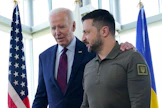 Yhdysvaltain presidentti Joe Biden tapaa Ukrainan presidentin Volodymyr Zelenskyin Naton huippukokouksessa Liettuan Vilnassa. 