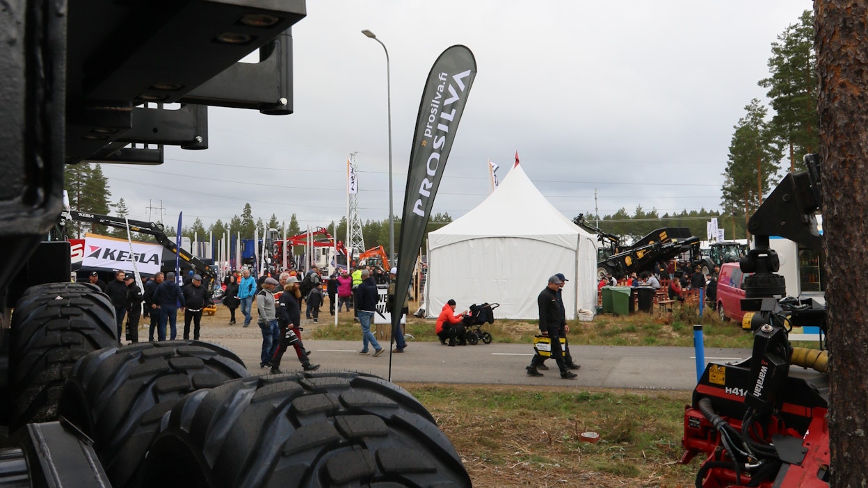 ”Suomen metsät tarjoavat ainutlaatuisen toimintaympäristön teknologian kehittämiseksi”, kirjoittaa Eemeli Linna. Kuvituskuva.