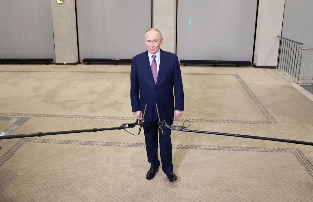Venäjän presidentti Vladimir Putinin mukaan Yhdysvaltain pakotteet ovat epäystävällinen teko, joka ei vahvista maiden elpymään päin olleita suhteita. LEHTIKUVA/AFP.
