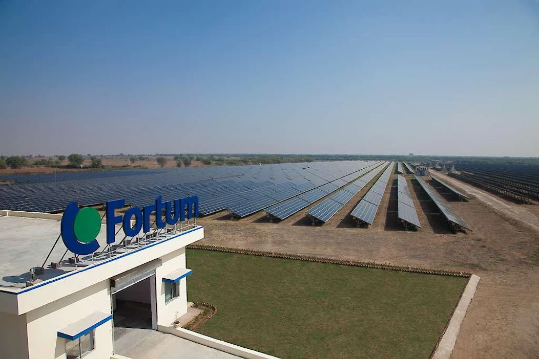 Fortum on menossa Intiassa mukaan peräti sadantuhannen megawatin aurinkosähköhankkeeseen. Jo nyt yhtiöllä on 10 megawatin voimala maassa.