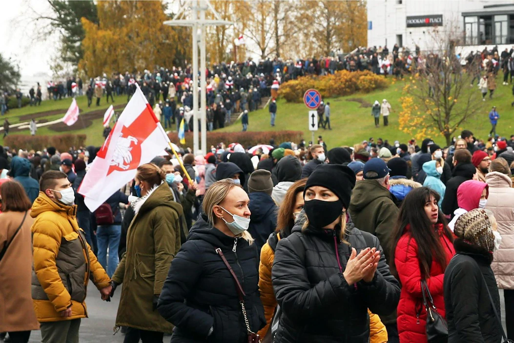 Kymmenettuhannet valkovenäläiset ovat osoittaneet mieltään viikoittain elokuusta lähtien, jolloin Aljaksandr Lukashenka voitti vilpillisiksi syytetyt presidentinvaalit. LEHTIKUVA/AFP