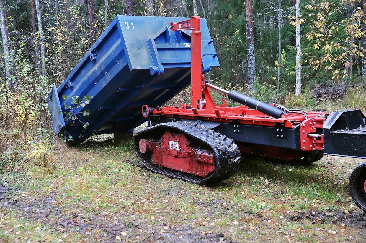 Vaihtolavan kantavuus on 5 000 kiloa. Kuormatilaa voidaan periaatteessa hyödyntää myös esim. kaapelikelan pyörityksessä tai pankkolavana.