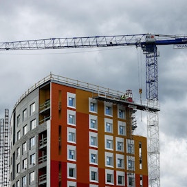 RT:n kyselyssä rakennusliikkeet arvioivat, että pääkaupunkiseudun osuus asuntoaloituksista kasvaa ensi vuonna jo 50 prosenttiin. LEHTIKUVA / AKU HÄYRYNEN