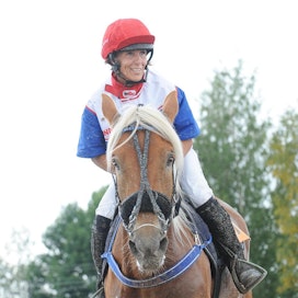 Seija Myllyharju ja Layla nappasivat montén Suomen mestaruuden vakuuttavasti.