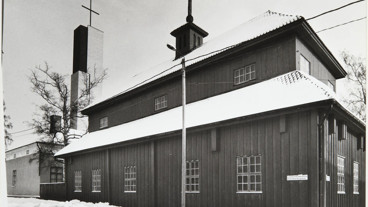 Kokkolan pedagogio on tiettävästi Suomen vanhin ei-kirkollinen julkinen puurakennus. Sen suunnittelijan kerrotaan olevan ruotsalainen arkkitehti Nicodemus Tessin nuorempi, joka suunnitteli myös Tukholman kuninkaanlinnan.