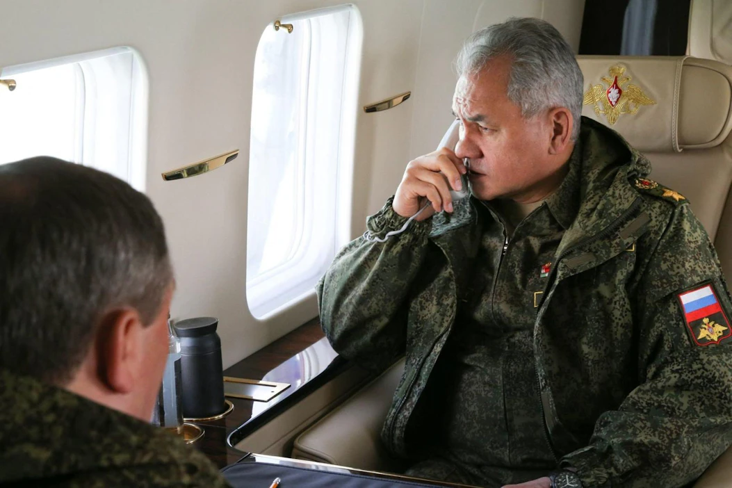 Puolustusministeri Sergei Shoigu ilmoitti torstaina, että Venäjän sotaharjoituksen tavoite on saavutettu. LEHTIKUVA/AFP/Venäjän puolustusministeriö
