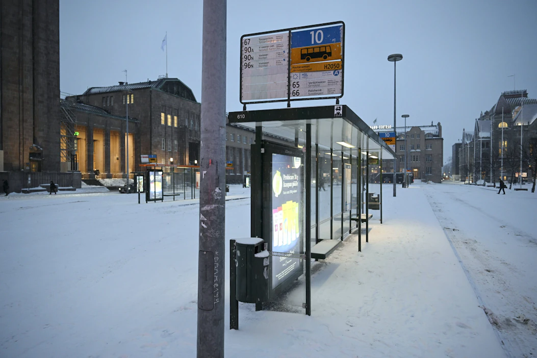 Ammattiyhdistysliikkeen poliittiset lakot hallituksen työmarkkinasuunnitelma vastaan jatkuvat torstaina teollisuudessa ja julkisessa liikenteessä. LEHTIKUVA / Antti Aimo-Koivisto.
