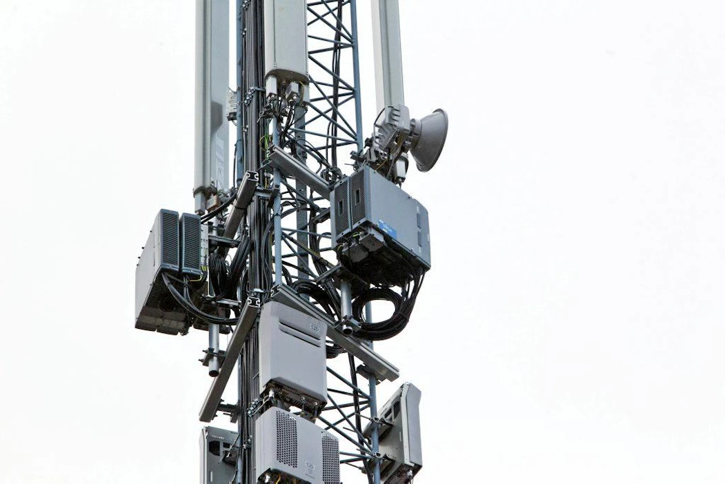 Kangasalan näkötornin kyljessä olevan maston antennien ja radioiden kautta välitettiin Suomen ensimmäiset maaseudun 4G LTE -verkon viestit virallisesti torstaina. Tukiasema on ollut koekäytössä muutaman kuukauden.