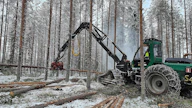Waratah tarjoaa laajan kattauksen harvesteripäitä ja niiden tietojärjestelmiä eri konevalmistajille. Suomalaisista valmistajista esimerkiksi Prosilva hyödyntää yhteistyötä maksimaalisesti. Waratahin harvesteripään lisäksi koneisiin toimitetaan mittalaitteisto ja täydelllinen ohjausjärjestelmä kahvoja ja näppäimistöjä myöden.