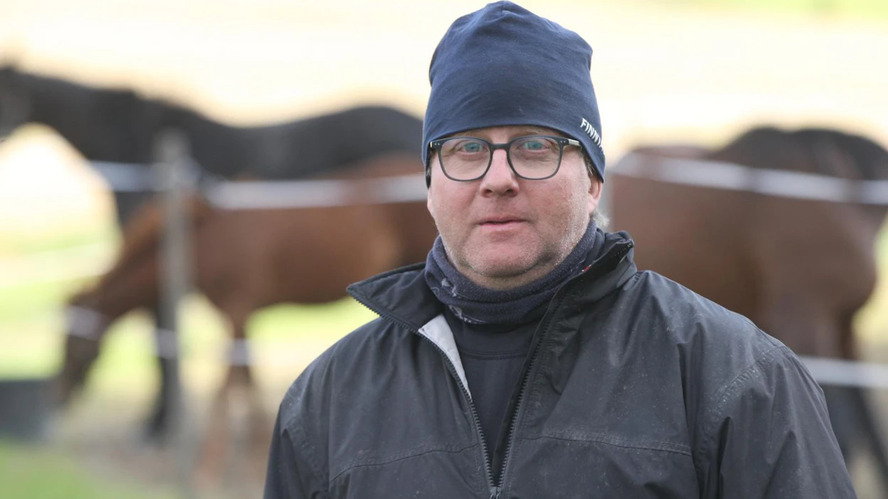 Jari Kinnusella on tallissaan laadukkaita kilpahevosia. Kirkkain tähti on Kriteriumissa toiseksi sijoittunut Shackhills Twister.