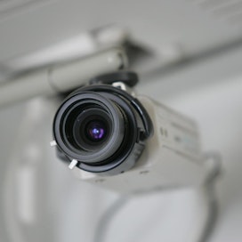 Valvontakamerat eivät enää riitä turvallisuuden vaalimisessa, kun uhkat ovat siirtyneet verkkoon.