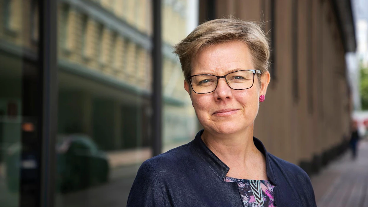 Krista Mikkosen mukaan valkoposken siirtäminen kansallisesti riistalajiksi olisi selvittämisen väärti.