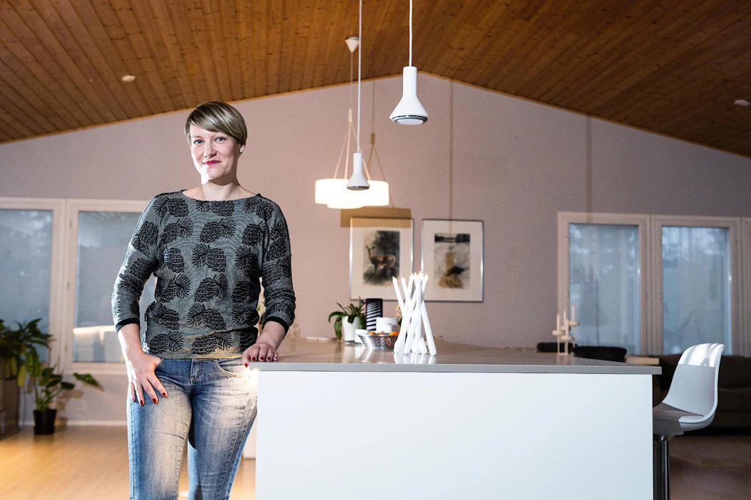 Hanna Hamina aloitti sata vuotta täyttävän Siipikarjaliiton toiminnanjohtajana huhtikuussa 2015. Työhön antaa energiaa muun muassa kaksi kananmunaa aamiaisleivän välissä.