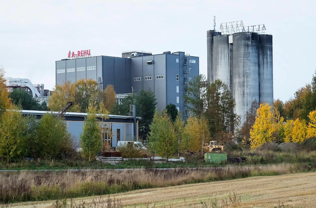 Ilmajoen Koskenkorvalla A-Rehun tehdas ja Altian viljaviinatehdas ovat samalla tontilla.