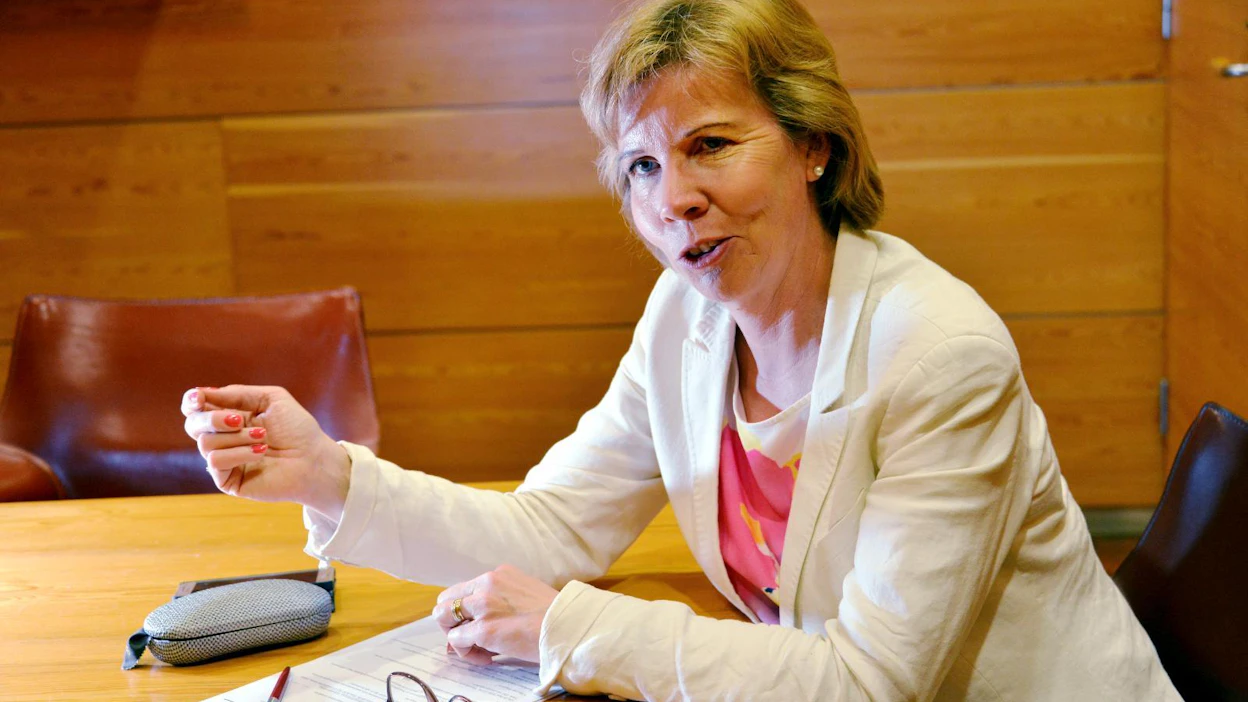 Anna-Maja Henriksson valittiin rkp:n uudeksi puheenjohtajaksi kesäkuun alussa.