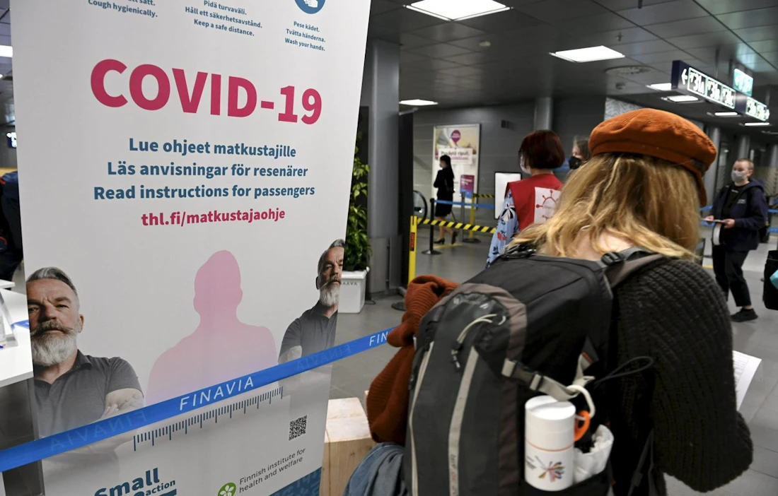 Globaalisti tartunnat ovat laskussa. LEHTIKUVA / HEIKKI SAUKKOMAA