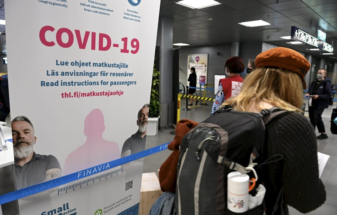 Globaalisti tartunnat ovat laskussa. LEHTIKUVA / HEIKKI SAUKKOMAA