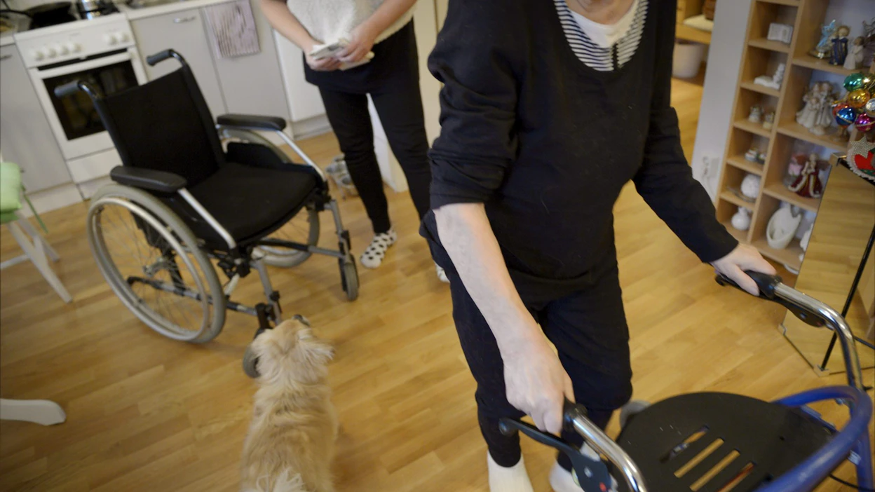 Selvityksessä kiinnitettiin huomiota myös siihen, että kotihoidon asiakkaan luona käy iso määrä eri työntekijöitä.