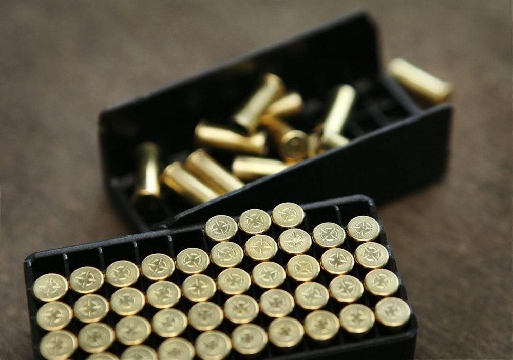 Vanhat patruunat voi toimittaa poliisille hävitettäväksi.