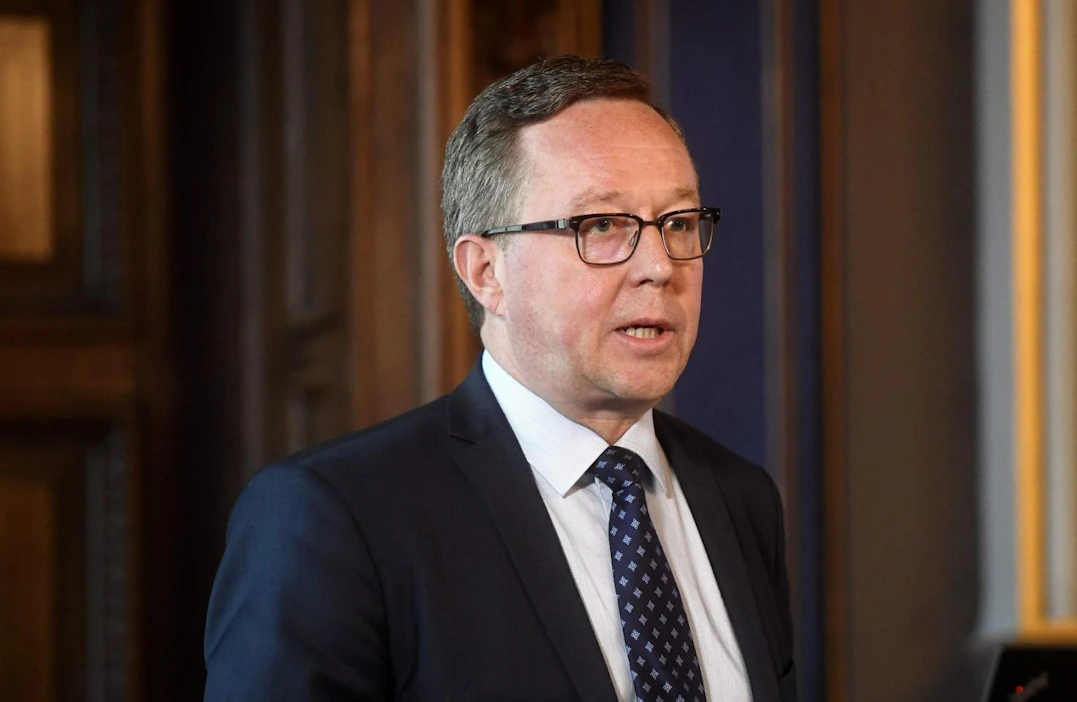 Valtiovarainministeri Mika Lintilä (kesk.) arvioi, että jakovaraa on budjetissa sen verran kuin hallitusohjelmassa on sovittu.