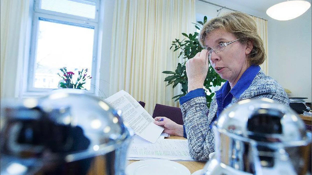 Oikeusministeri Anna-Maja Henriksson on toisen kauden kansanedustaja Pietarsaaresta ja siviiliammatiltaan pankkilakimies. MAURI RATILAINEN/COMPIC
