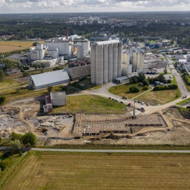 Raisio-konsernin uuden tuotantolaitoksen rakennustyömaa yhtiön tehdasalueella Raisiossa. Kuva vuodelta 2019.