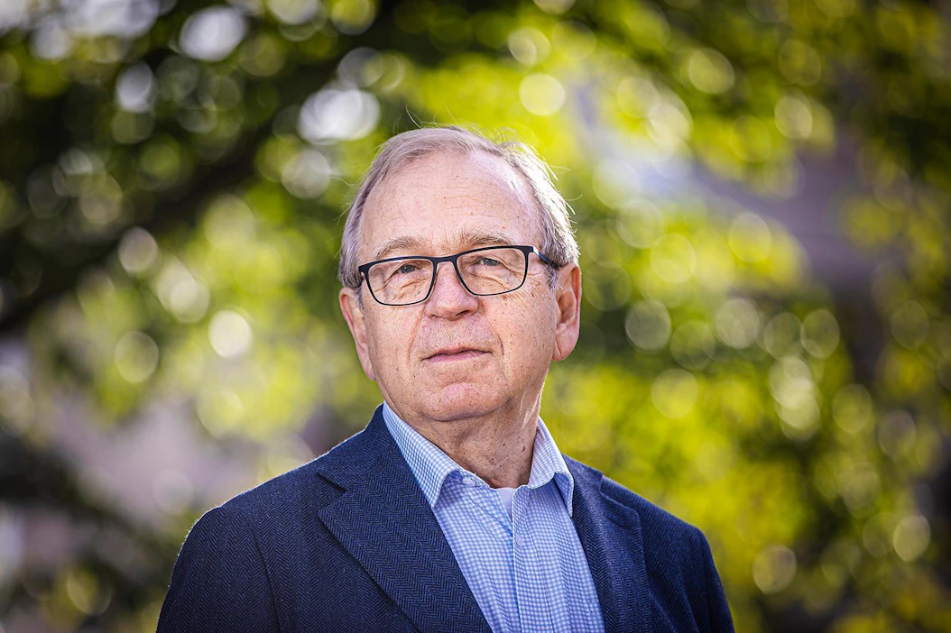 Erkki Liikanen seuraa mielenkiinnolla, miten politiikan toimittajat kohtelevat nykyhallituksen nuoria ministereitä. "Olen huomannut, että 'tädeillä' on ollut vähintään yhtä haastavaa kuin 'sedillä'."