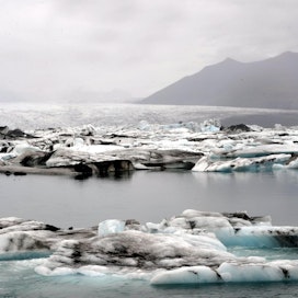 IPCC:n raportin mukaan suurten jääalueiden sulamisen ja meriveden lämpenemisen takia meren pinta nousee nykyään ennätyksellistä tahtia.