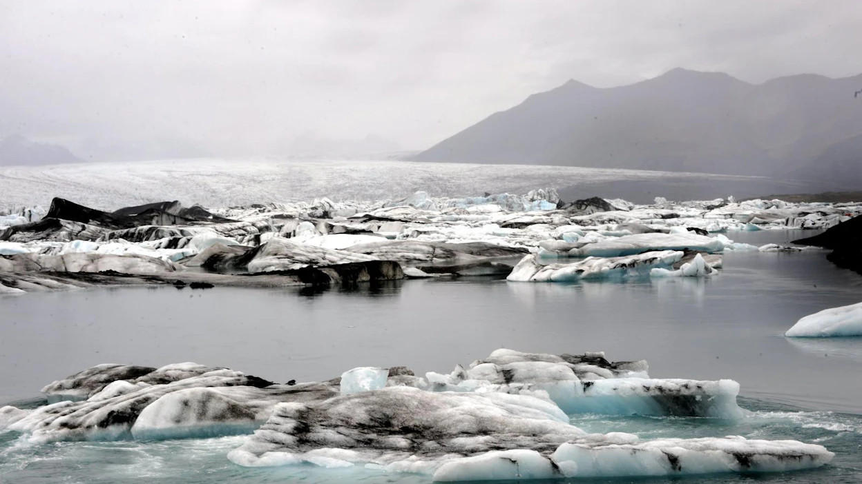 IPCC:n raportin mukaan suurten jääalueiden sulamisen ja meriveden lämpenemisen takia meren pinta nousee nykyään ennätyksellistä tahtia.