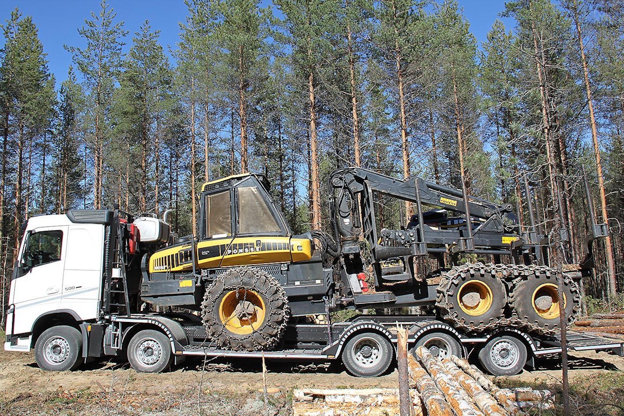 C-kortilla suurin sallittu ajoneuvon massa on 42 tonnia, pituus 13 metriä, leveys 2,6 metriä ja korkeus 4,4 metriä. Ajoneuvoon saa kytkeä jarruttoman perävaunun, jonka suurin kokonaismassa on 750 kiloa. Kuorma-autossa suurin sallittu henkilömäärä on 1+8 henkilöä.