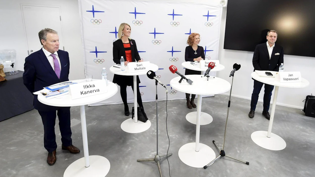 Ilkka Kanerva, Sari Multala, Susanna Rahkamo ja Jan Vapaavuori Olympiakomitean puheenjohtajaehdokkaiden julkisessa kuulemistilaisuudessa lokakuussa. LEHTIKUVA / VESA MOILANEN