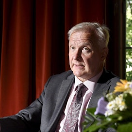 Suomen Pankin uusi pääjohtaja Olli Rehn sanoo, että talouden perustekijät ovat euroalueella hyvässä kunnossa, mutta poliittinen epävarmuus uhkaa pahimmillaan suistaa myönteisen kehityksen pois raiteiltaan.