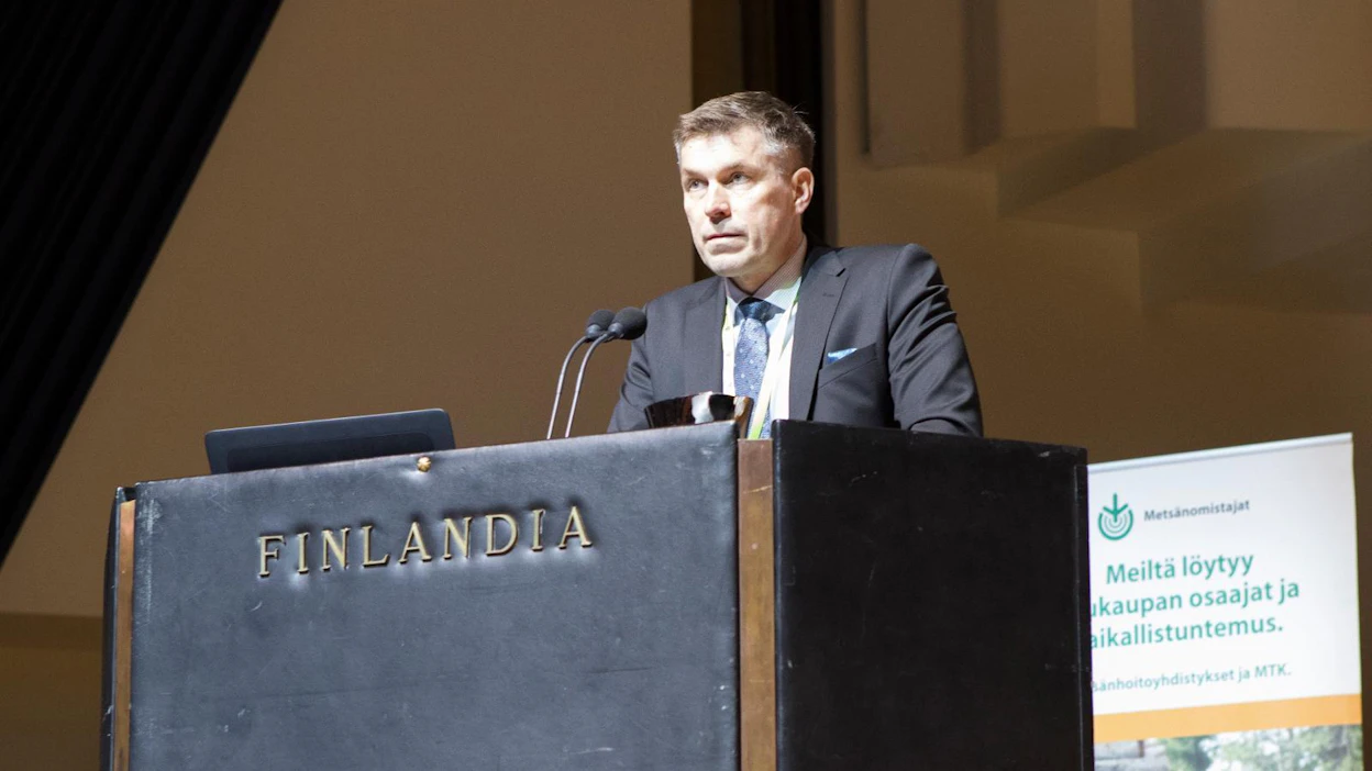 Juha Marttilan mukaan yksittäisen metsänomistajan asema puukaupassa ja puunkorjuun valvonnassa on kehno.