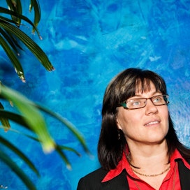 Suomen metsäkeskuksen johtokunnan puheenjohtaja on Eeva Hellström.