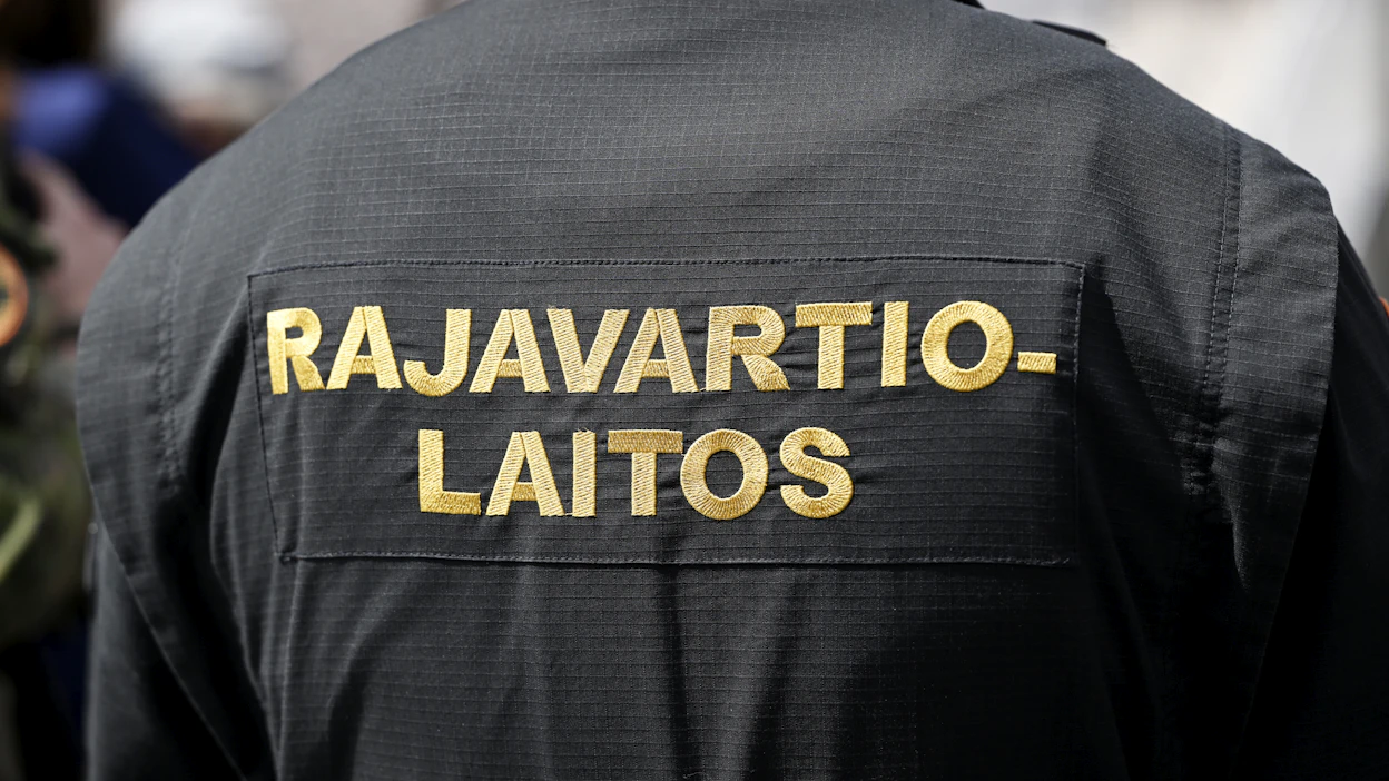 Tutkinnanjohtajan mukaan löydetty drooni on suurikokoinen, vähintäänkin useiden metrien mittainen, kiinteäsiipinen drooni. Kuvituskuva. ANTTI AIMO-KOIVISTO / LEHTIKUVA.