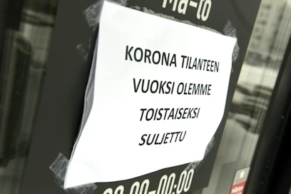 Hallituksen koronatoimiin on erittäin tai melko tyytyväisiä 61 prosenttia kyselyyn vastanneista. LEHTIKUVA / TIMO JAAKONAHO